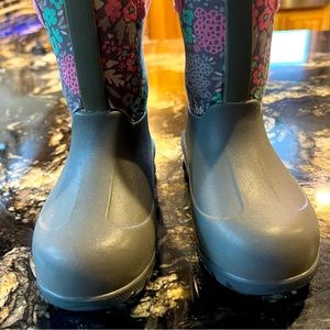 Bogs Toddler Size 9 Winter insulated Boots
